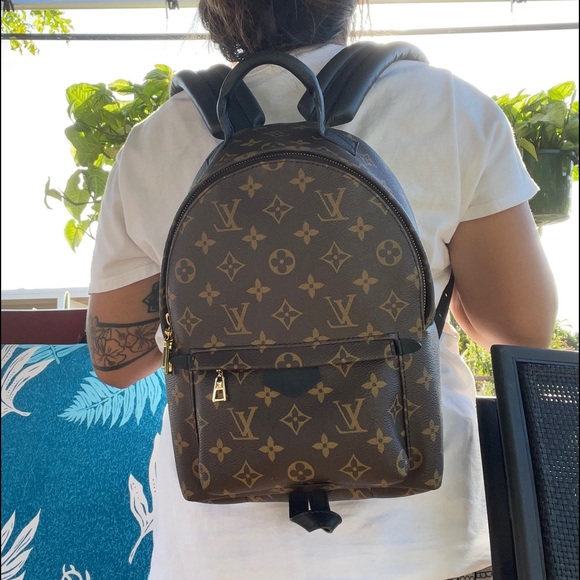 Authentic LV Palm Spring MM - Picture 4 of 17